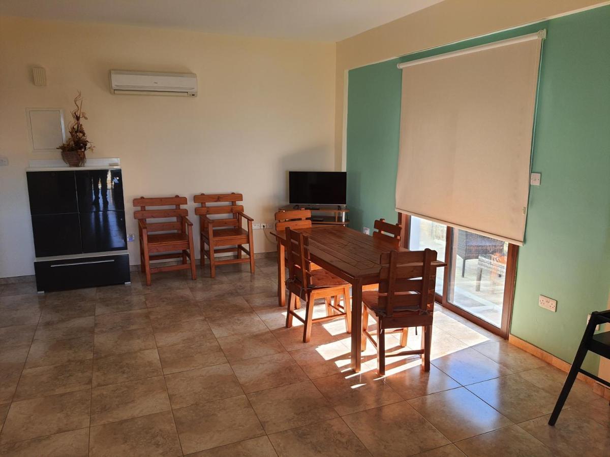Joanna Sunset Apts Pomos Exterior foto